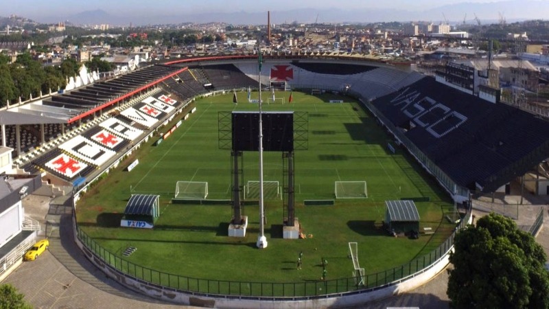 Estadio sao januario cropp